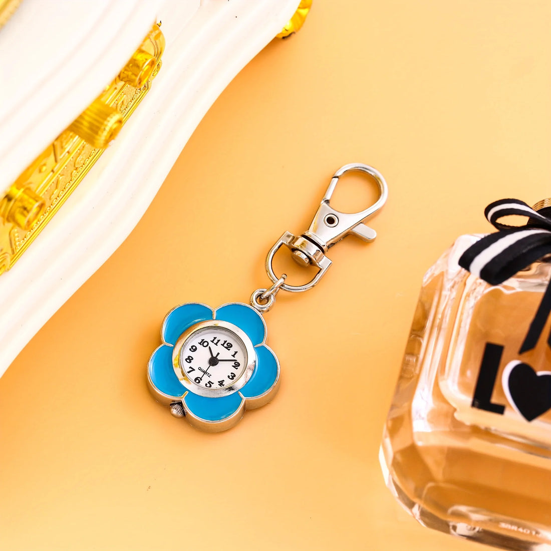 Colorful small flower hanging watch, butterfly pocket watch, keychain watch, men's and women's chest watch, nurse watch